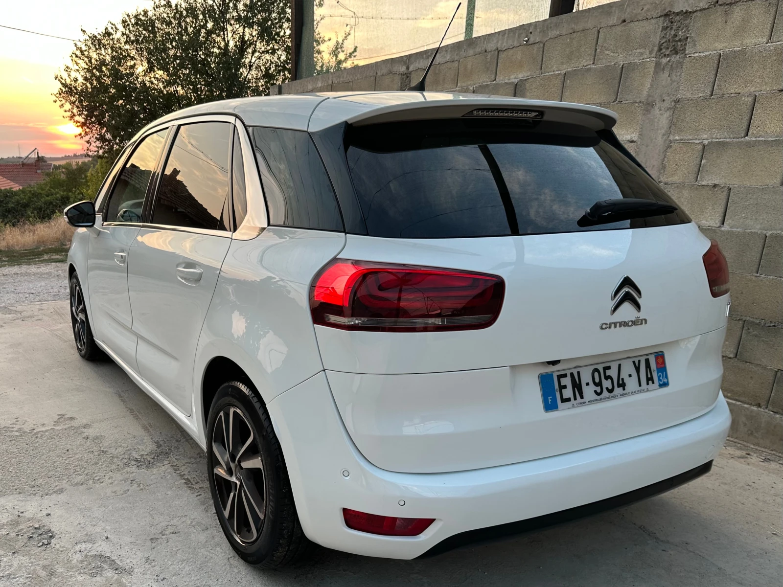Citroen C4 Picasso 1.6 Blue-HDi Автоматик Реални километри, снимка 3 - Автомобили и джипове - 55710695