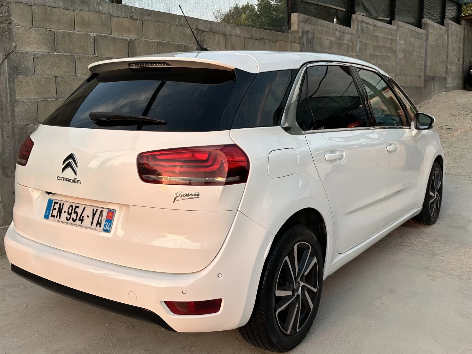 Citroen C4 Picasso 1.6 Blue-HDi Автоматик Реални километри, снимка 5 - Автомобили и джипове - 55710695