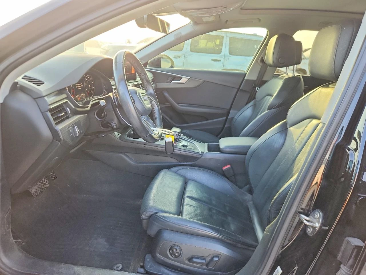 Audi A4 Allroad 2.0l Premium Plus, снимка 7 - Автомобили и джипове - 56084405
