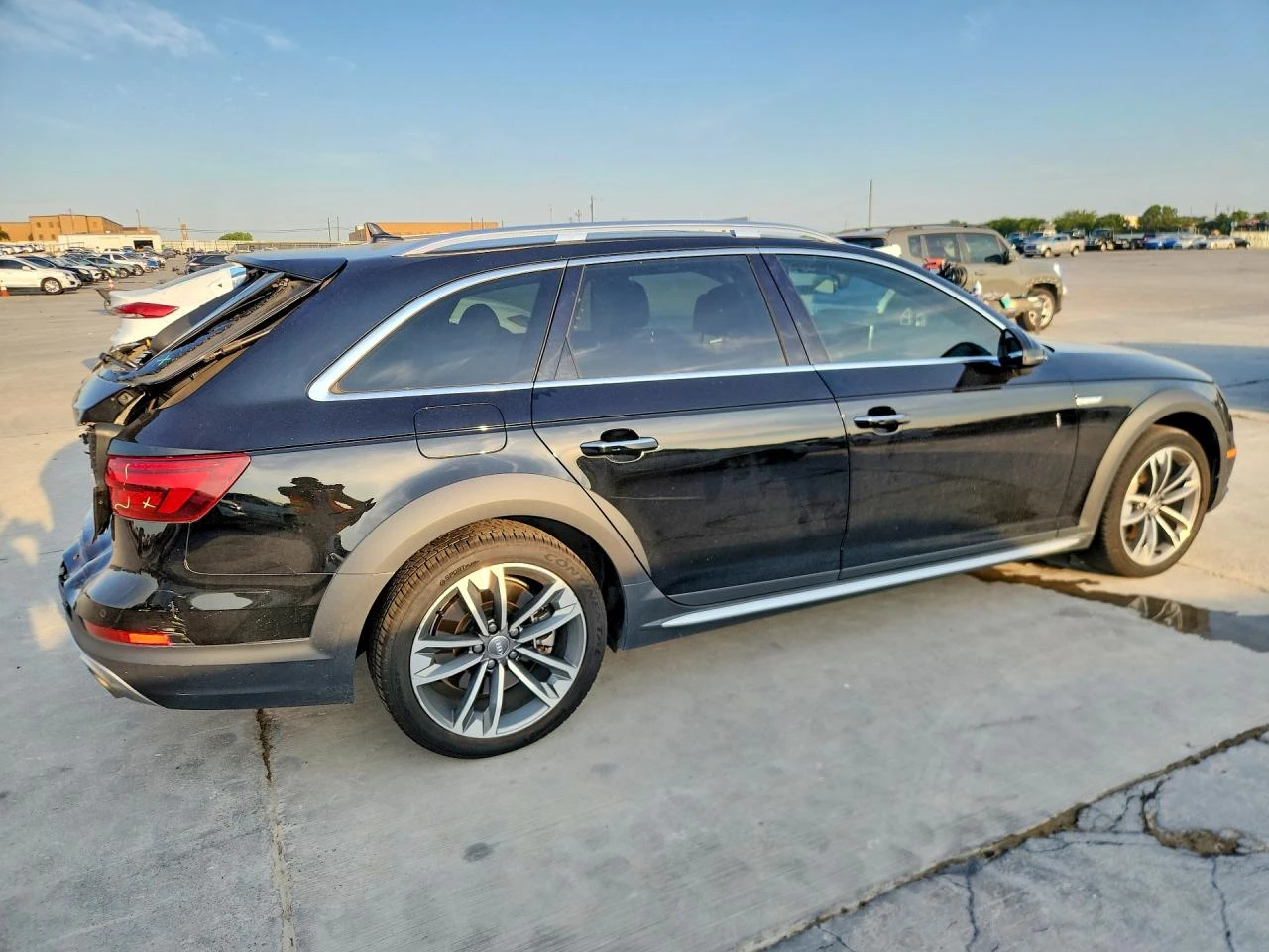 Audi A4 Allroad 2.0l Premium Plus, снимка 3 - Автомобили и джипове - 56084405