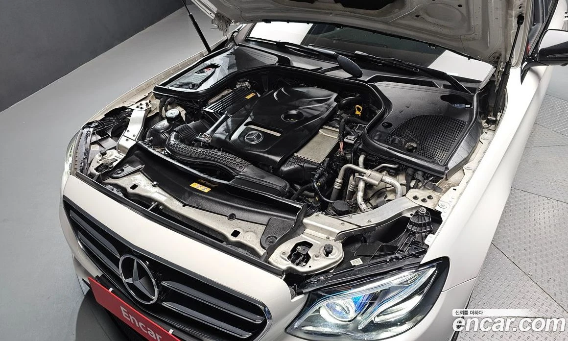 Mercedes-Benz E 300 E300 Avantgarde, снимка 6 - Автомобили и джипове - 56122910