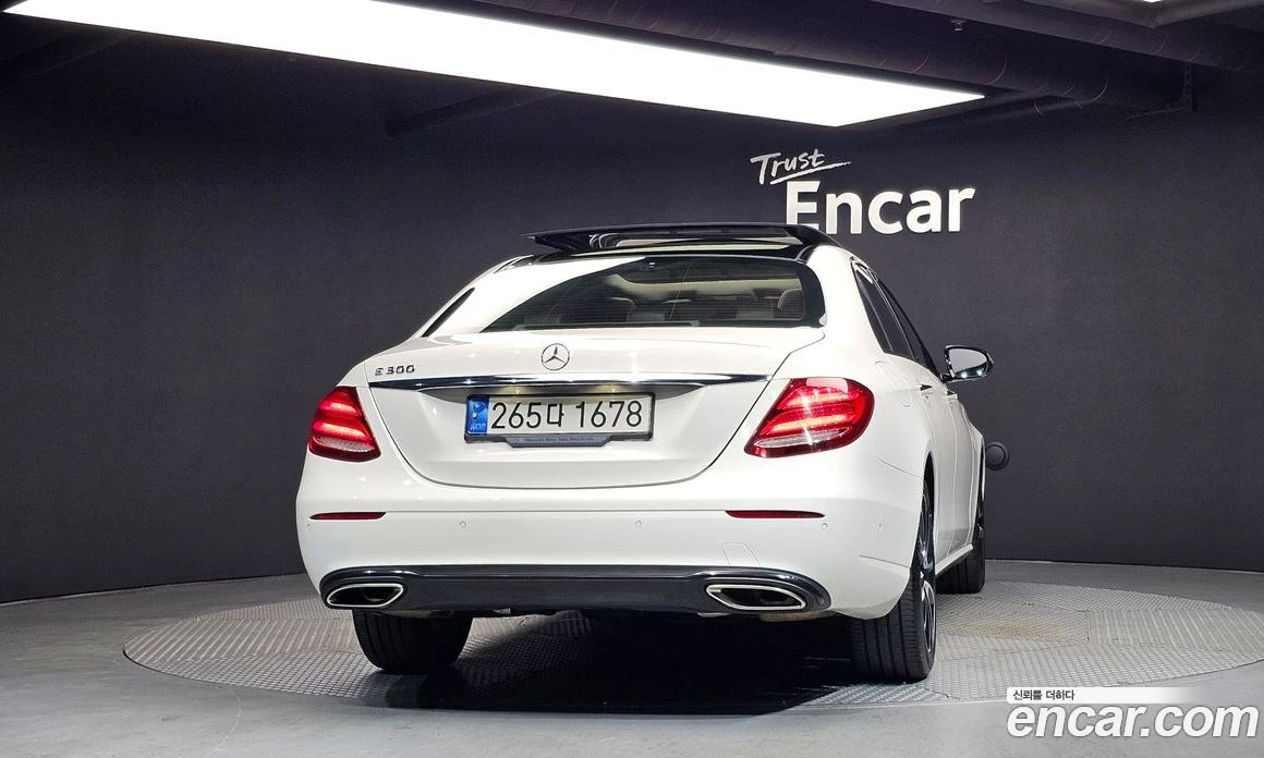 Mercedes-Benz E 300 E300 Avantgarde, снимка 4 - Автомобили и джипове - 56122910