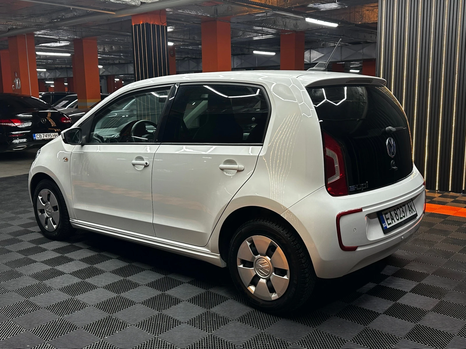 VW Up e-UP, снимка 6 - Автомобили и джипове - 56130962