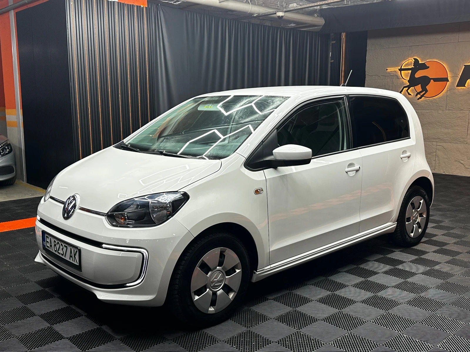VW Up e-UP, снимка 3 - Автомобили и джипове - 56130962