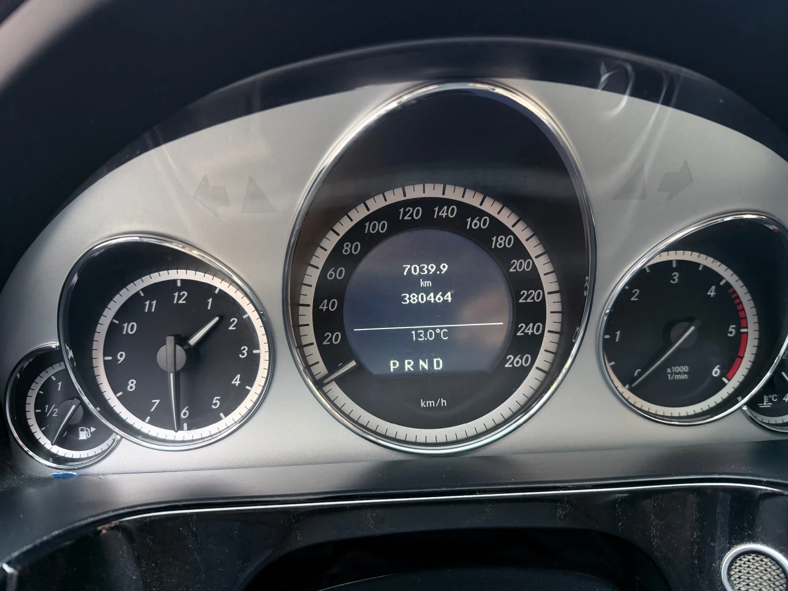 Mercedes-Benz E 220, снимка 15 - Автомобили и джипове - 56707355
