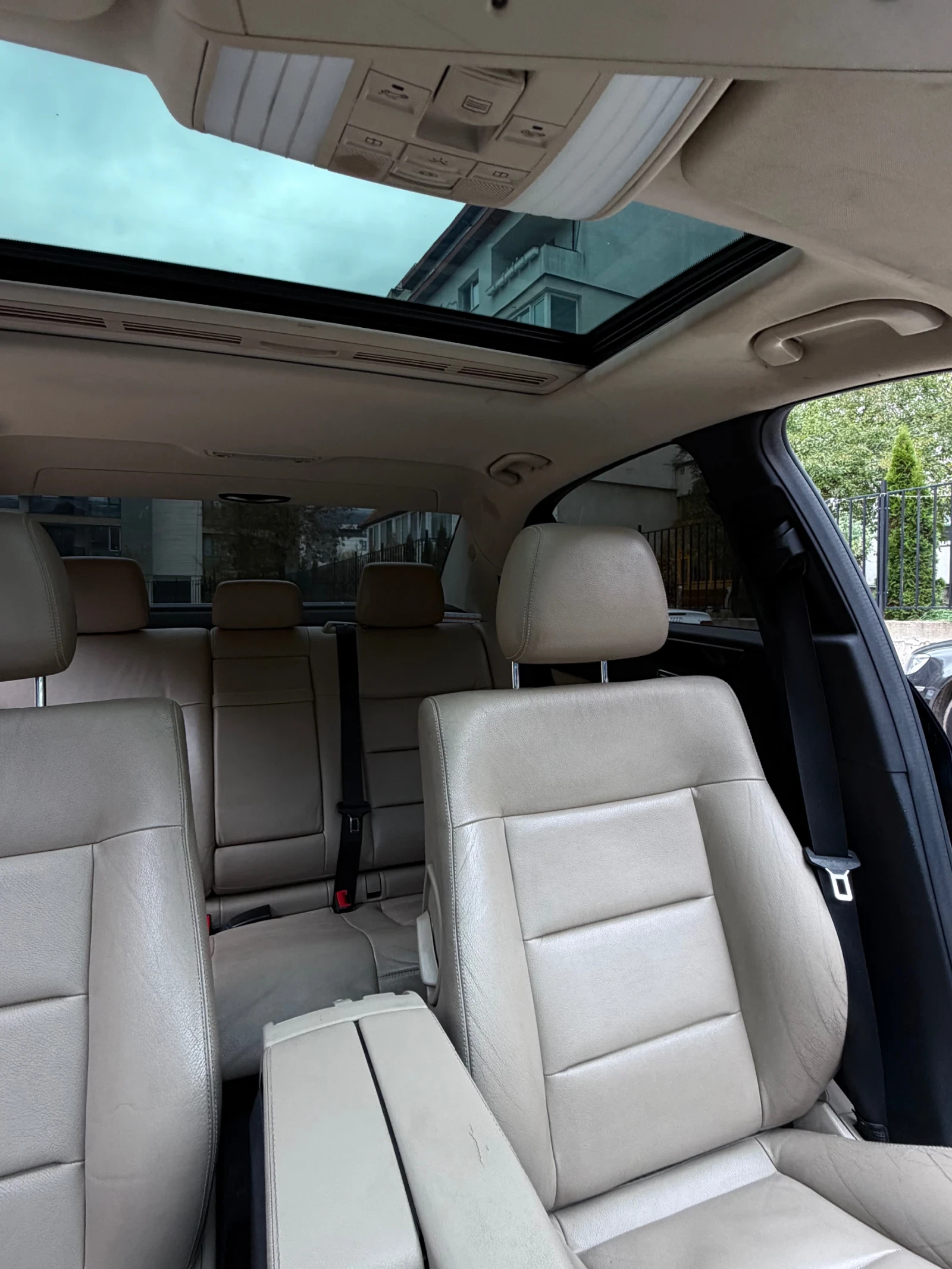 Mercedes-Benz E 220, снимка 16 - Автомобили и джипове - 56707355