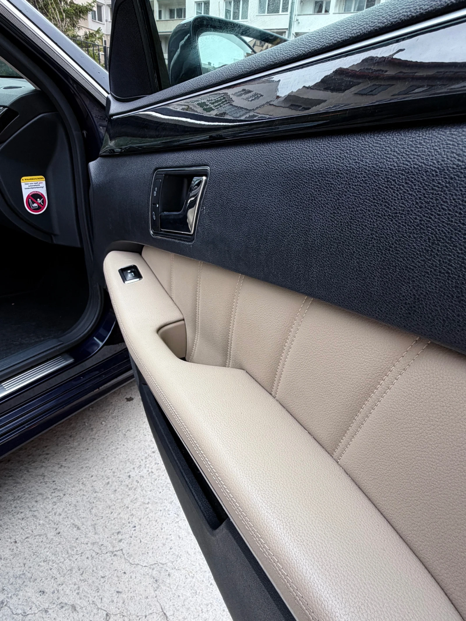 Mercedes-Benz E 220, снимка 7 - Автомобили и джипове - 56707355