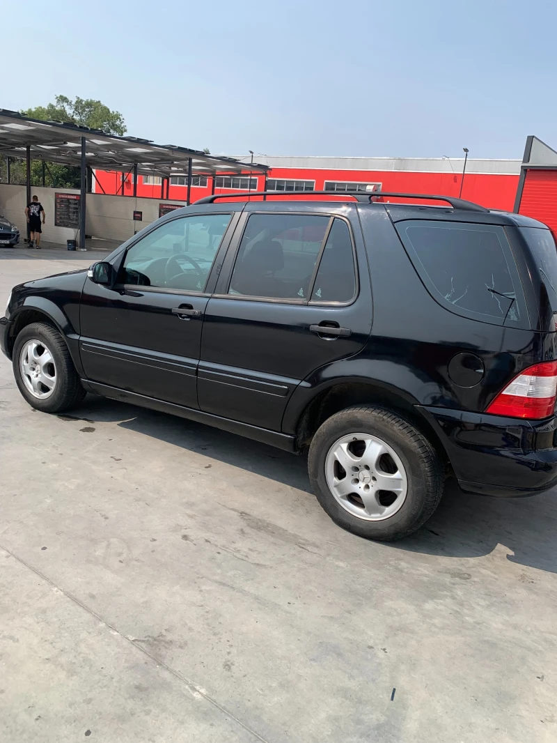 Mercedes-Benz ML 270, снимка 2 - Автомобили и джипове - 47540980