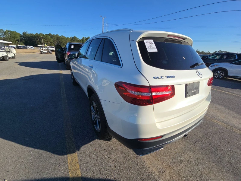 Mercedes-Benz GLC 300 PANO/KEYLESS/LANE ASSIST/NAVI/ПОДГРЕВ, снимка 7 - Автомобили и джипове - 48530950