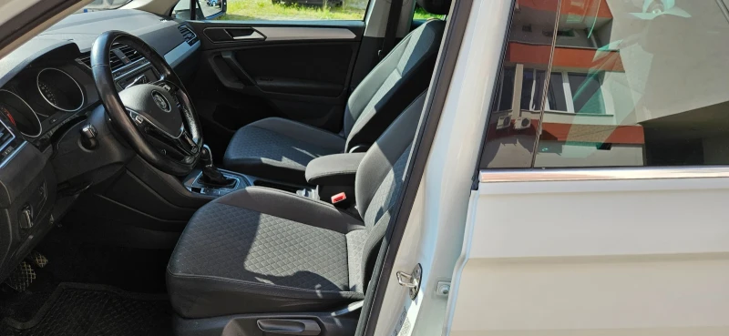 VW Tiguan 2, 0 TDI, снимка 10 - Автомобили и джипове - 52627070