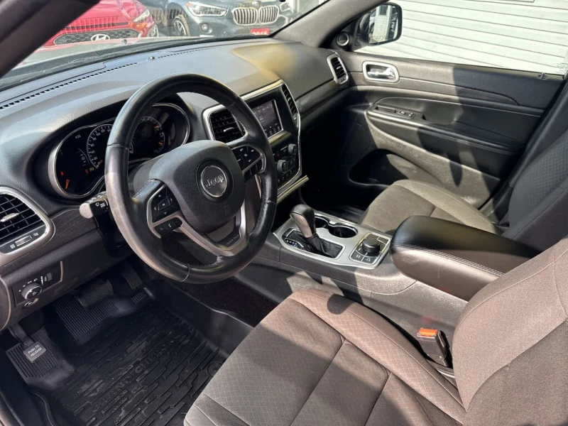 Jeep Grand cherokee * АВТО КРЕДИТ* ЦЕНА ДО БГ * СЕРВИЗНА ИСТОРИЯ * , снимка 9 - Автомобили и джипове - 52538912