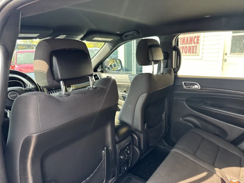 Jeep Grand cherokee * АВТО КРЕДИТ* ЦЕНА ДО БГ * СЕРВИЗНА ИСТОРИЯ * , снимка 16 - Автомобили и джипове - 52538912