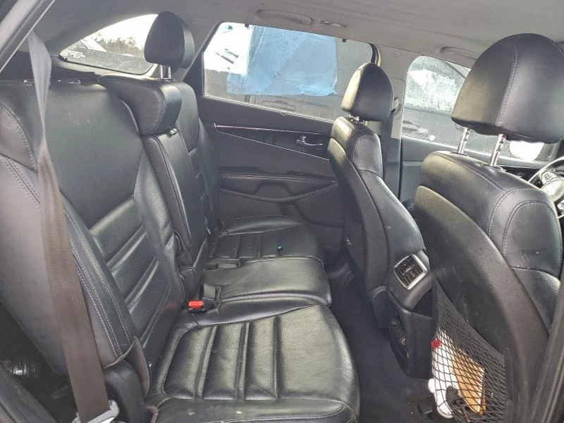 Kia Sorento 3.3L 6 Front-wheel Drive, снимка 12 - Автомобили и джипове - 53713622