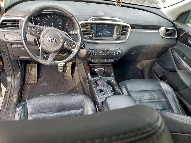 Kia Sorento 3.3L 6 Front-wheel Drive, снимка 9 - Автомобили и джипове - 53713622