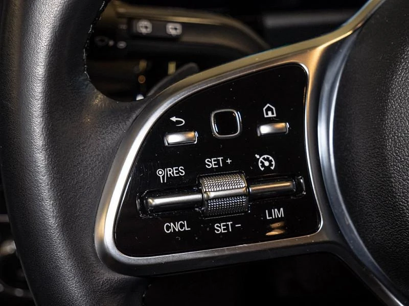 Mercedes-Benz EQA 250* 360 CAM* LED* CARPLAY* , снимка 6 - Автомобили и джипове - 53957576