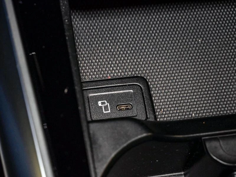 Mercedes-Benz EQA 250* 360 CAM* LED* CARPLAY* , снимка 9 - Автомобили и джипове - 53957576