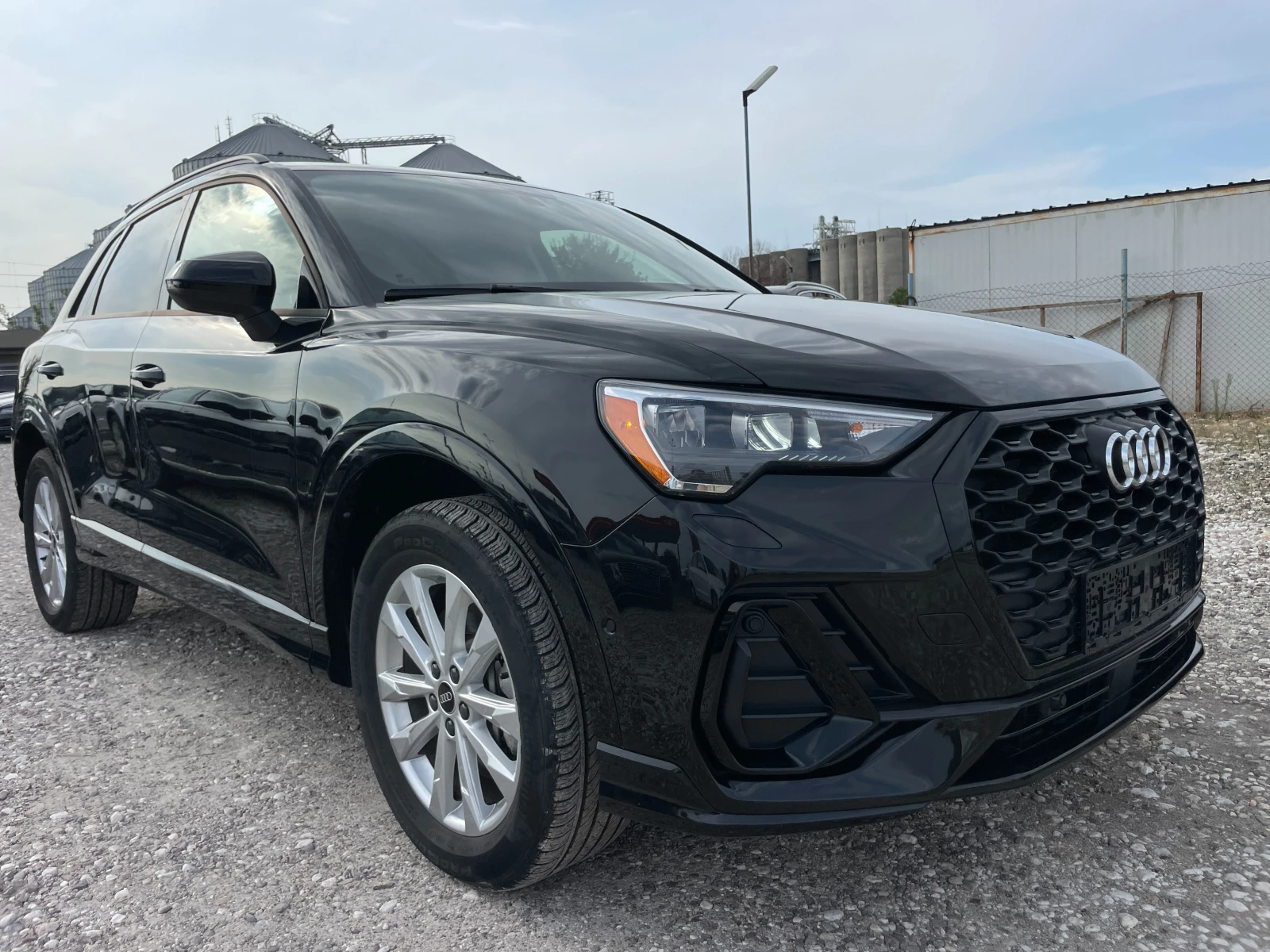 Audi Q3 2.0 quattro, снимка 1