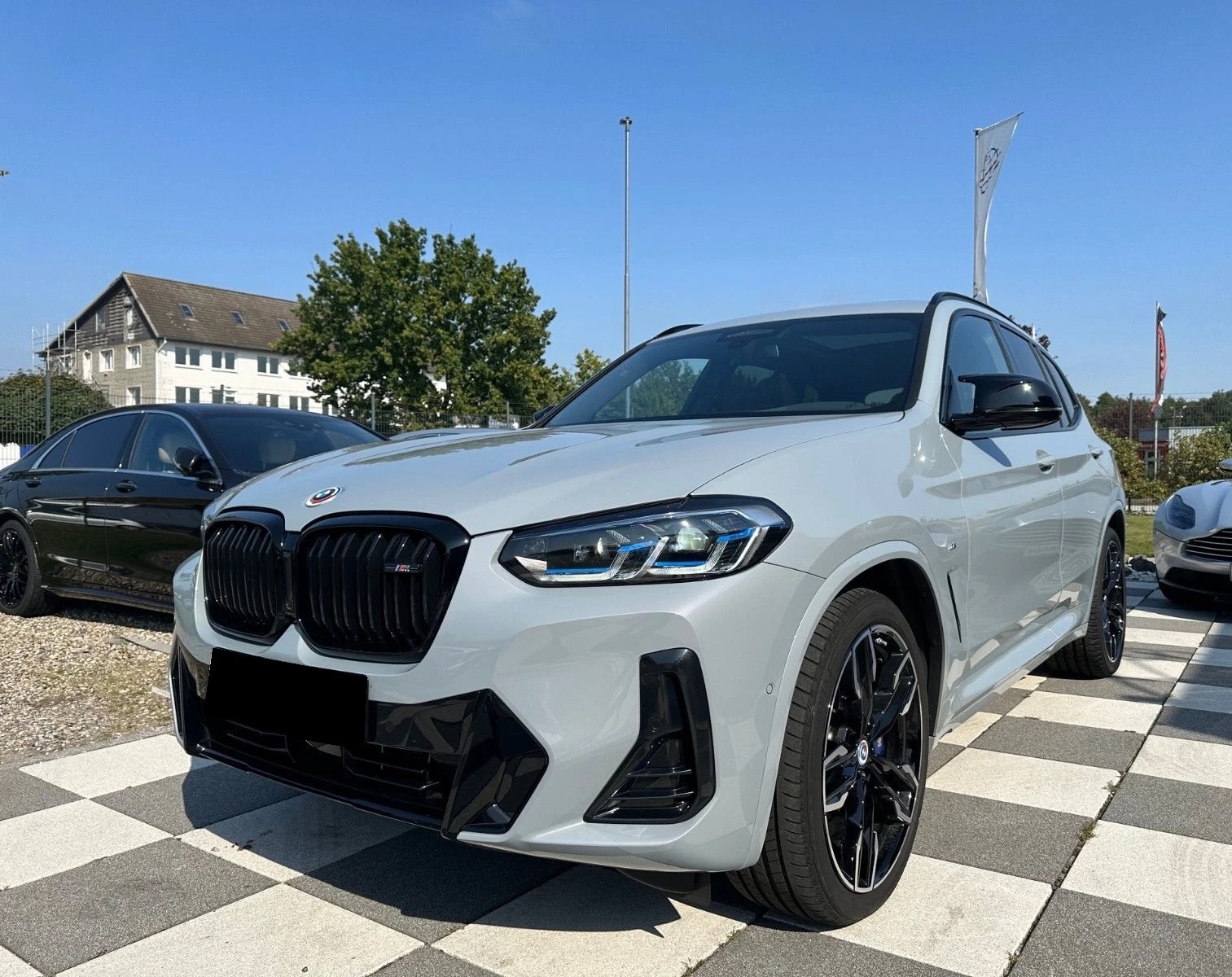 BMW X3 * M40i* PANO* DISTR* HARMAN-KARDON* LASER*  - изображение 2