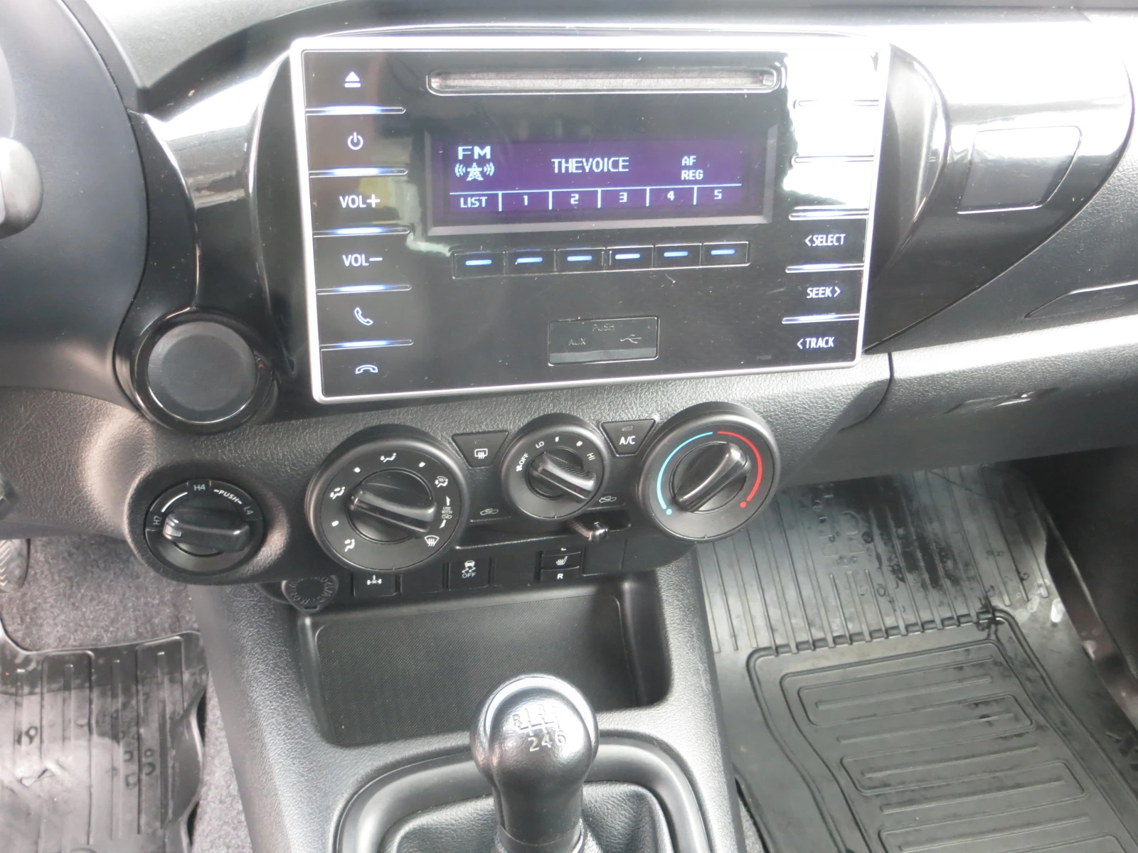 Toyota Hilux  - изображение 10