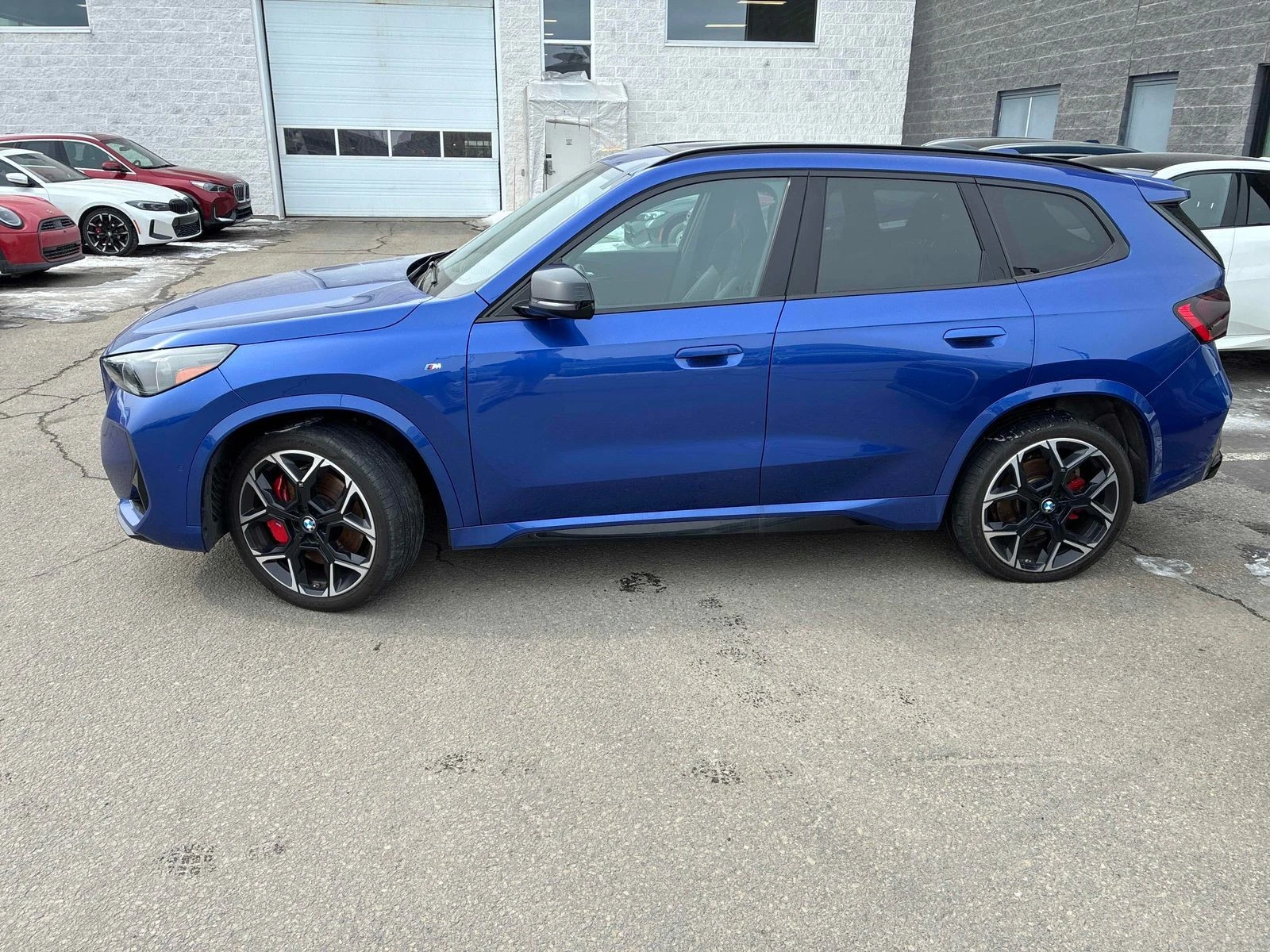 BMW X1 M35i xDrive С РЕГИСТРАЦИЯ & АВТО КРЕДИТ , снимка 2 - Автомобили и джипове - 53972768