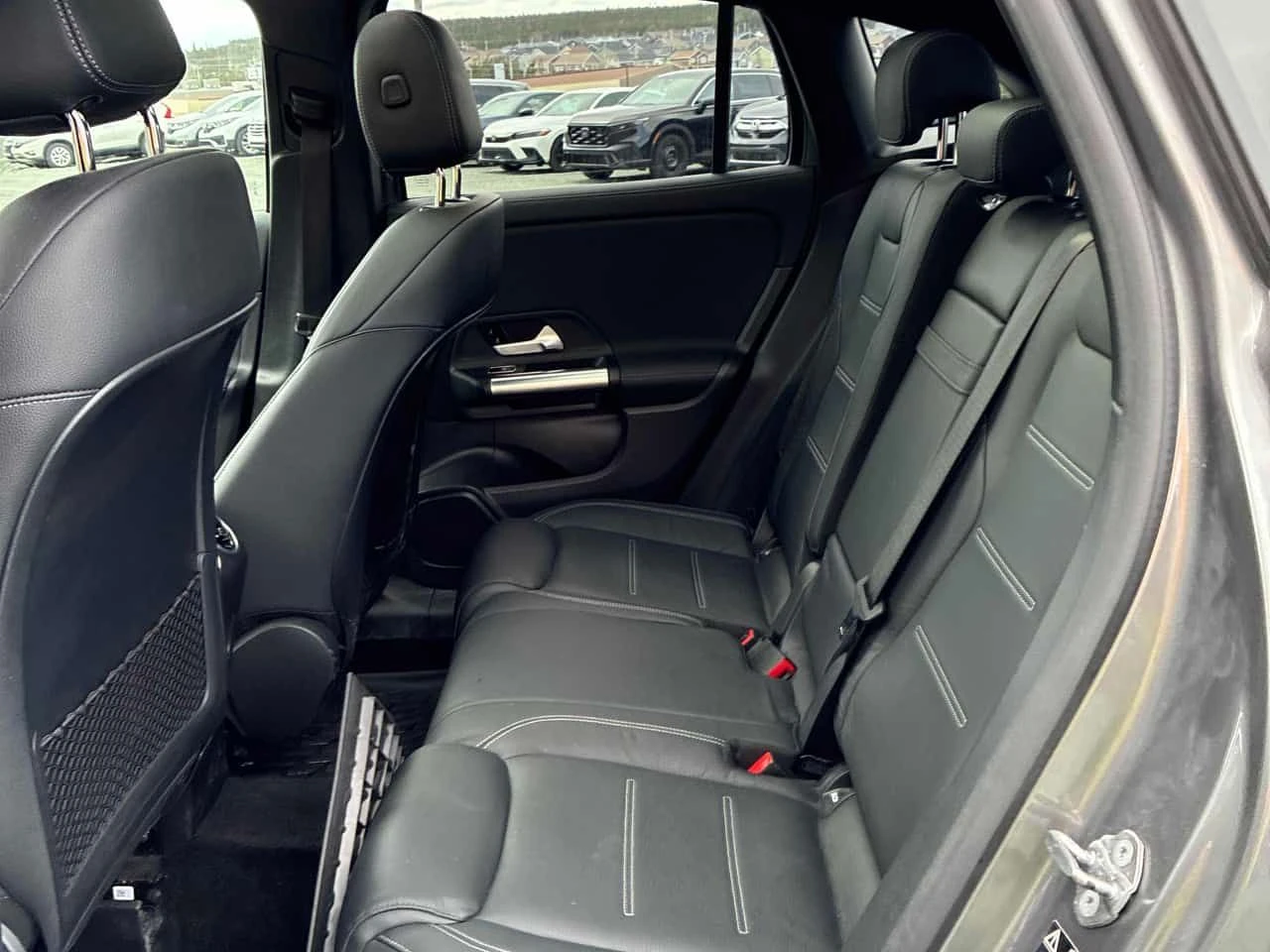 Mercedes-Benz GLA 250 * CARFAX * АВТОКРЕДИТ БЕЗ ПЪРВОНАЧАЛНА ВНОСКА, снимка 14 - Автомобили и джипове - 54788009