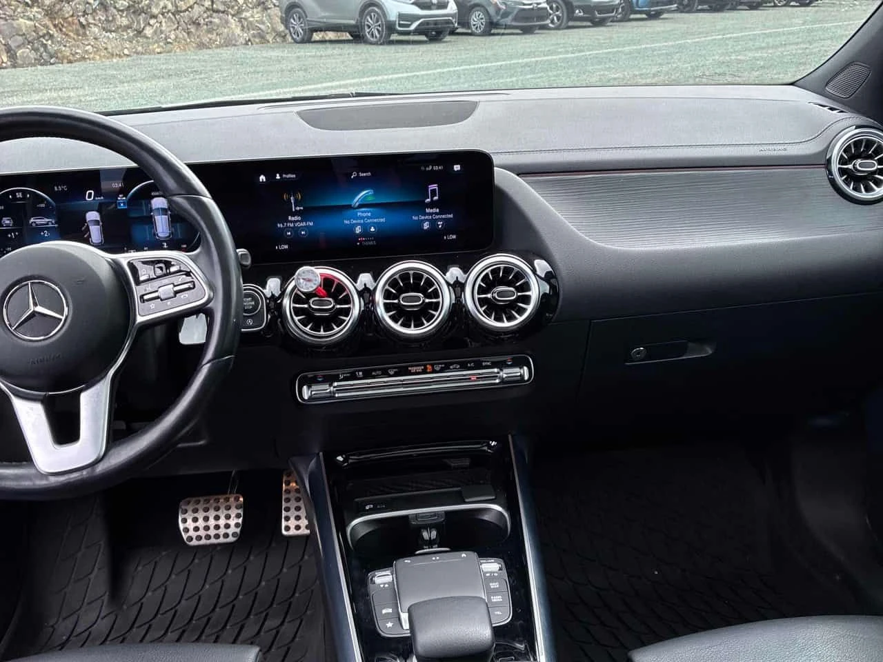 Mercedes-Benz GLA 250 * CARFAX * АВТОКРЕДИТ БЕЗ ПЪРВОНАЧАЛНА ВНОСКА, снимка 12 - Автомобили и джипове - 54788009