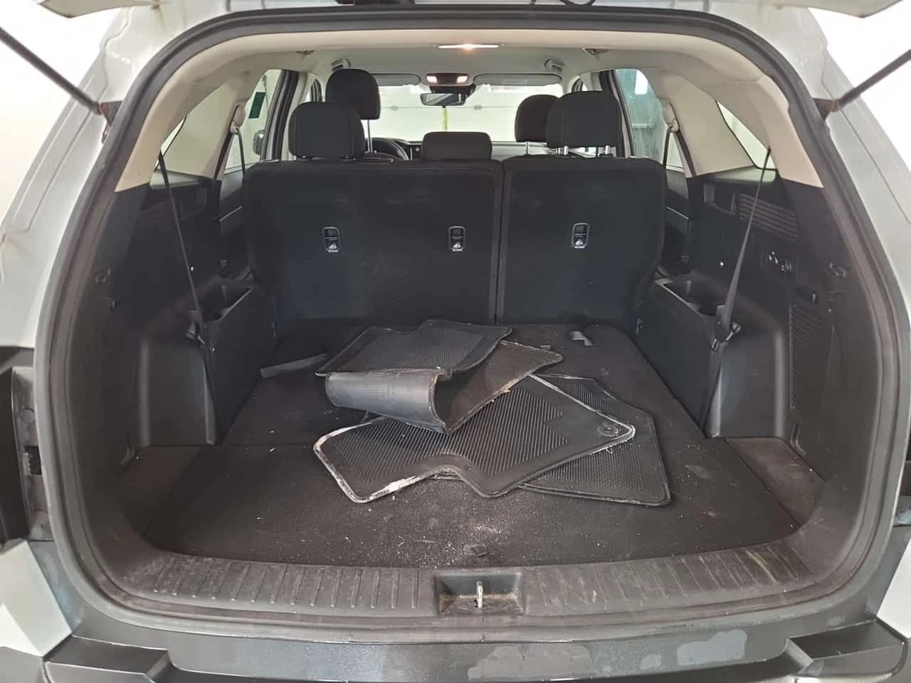 Kia Sorento LX+ | LANE ASSIST| ПОДГРЕВ| ПАНО| 2 КЛЮЧА| 7 МЕСТА, снимка 12 - Автомобили и джипове - 54838559