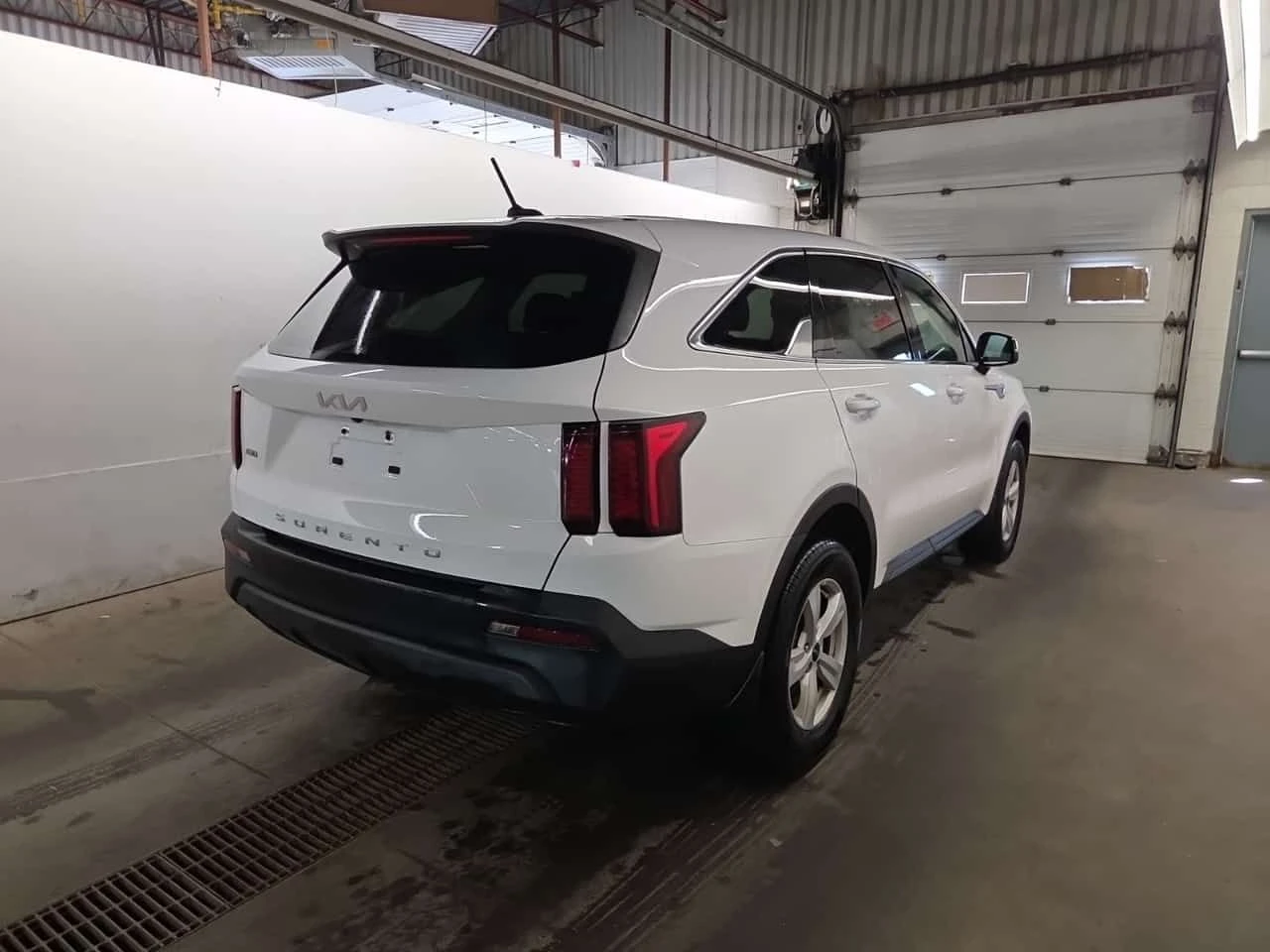 Kia Sorento LX+ | LANE ASSIST| ПОДГРЕВ| ПАНО| 2 КЛЮЧА| 7 МЕСТА, снимка 3 - Автомобили и джипове - 54838559