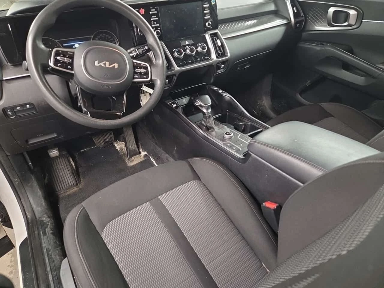 Kia Sorento LX+ | LANE ASSIST| ПОДГРЕВ| ПАНО| 2 КЛЮЧА| 7 МЕСТА, снимка 9 - Автомобили и джипове - 54838559