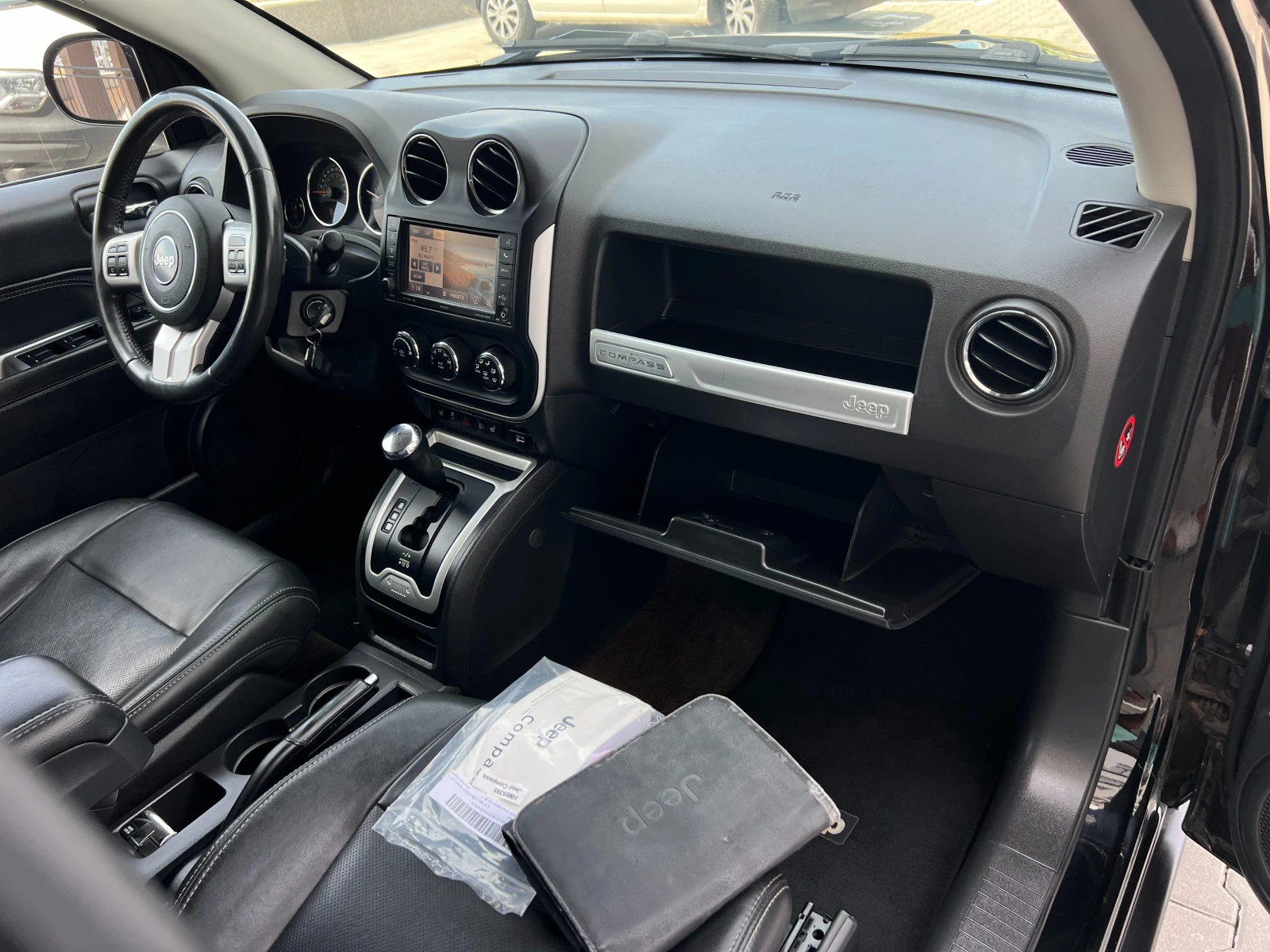 Jeep Compass 2.4I LIMITED EDITION 4X4 ВСИЧКИ ЕКСТРИ, снимка 13 - Автомобили и джипове - 55417075