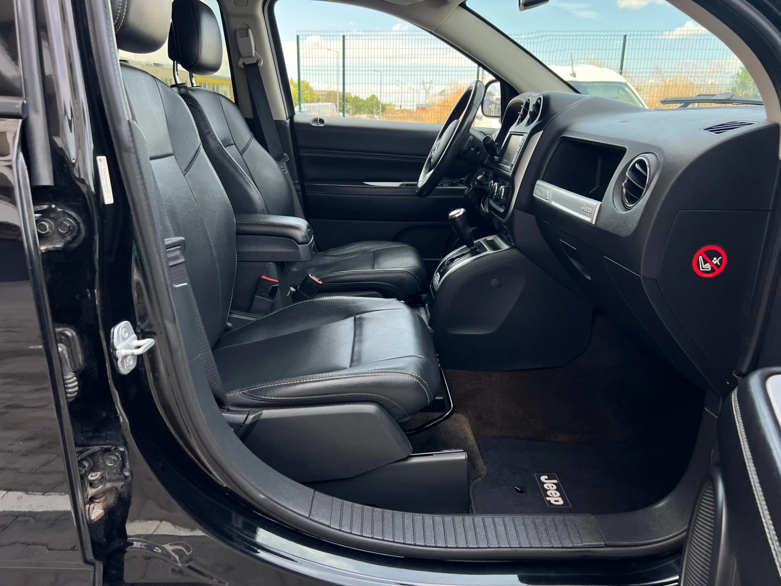 Jeep Compass 2.4I LIMITED EDITION 4X4 ВСИЧКИ ЕКСТРИ, снимка 14 - Автомобили и джипове - 55417075