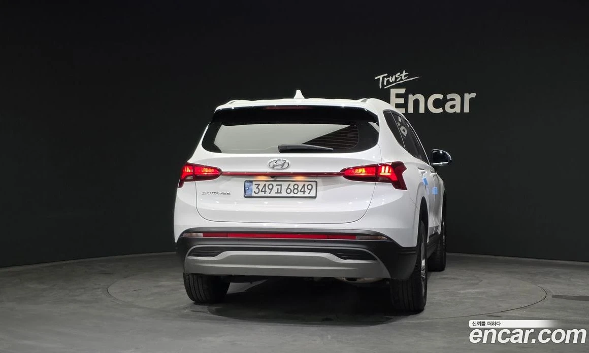 Hyundai Santa fe Diesel 2.2 2WD Exclusive, снимка 4 - Автомобили и джипове - 56155561