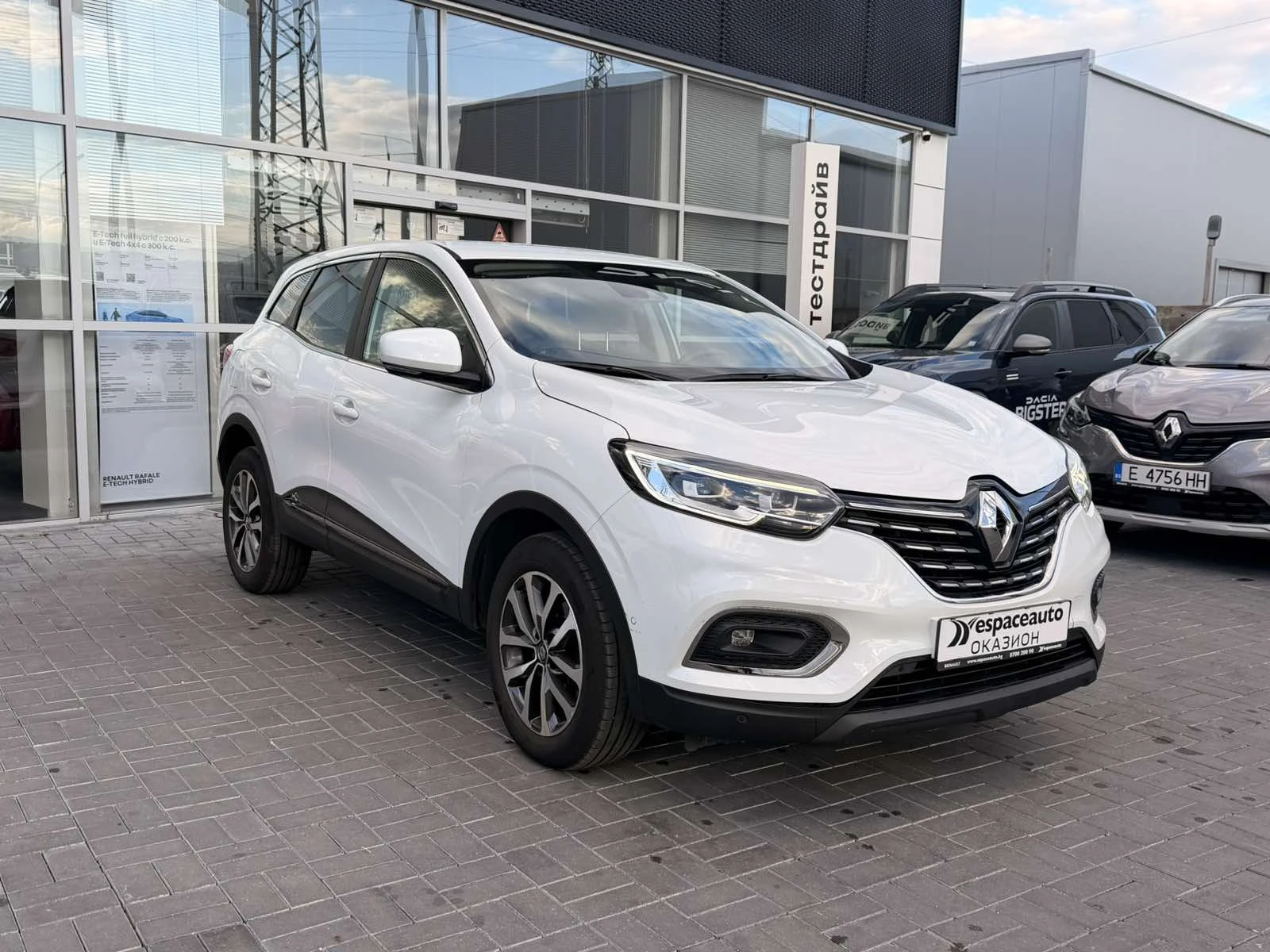 Renault Kadjar 1.3 TCe / 140 к.с. / аutomatic, снимка 3 - Автомобили и джипове - 56626393