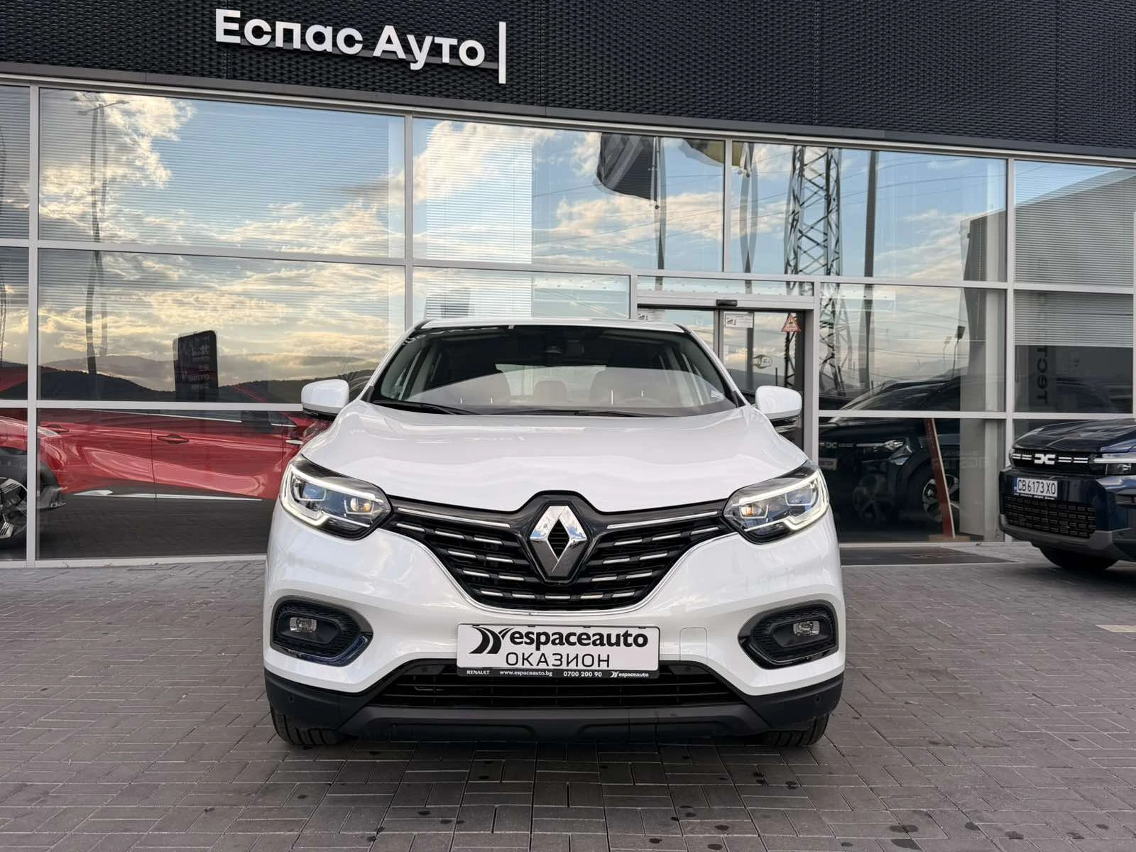 Renault Kadjar 1.3 TCe / 140 к.с. / аutomatic, снимка 2 - Автомобили и джипове - 56626393