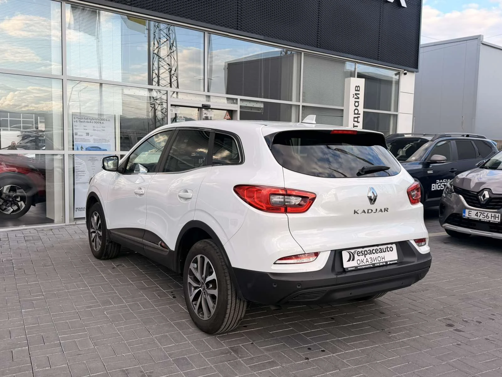 Renault Kadjar 1.3 TCe / 140 к.с. / аutomatic, снимка 6 - Автомобили и джипове - 56626393