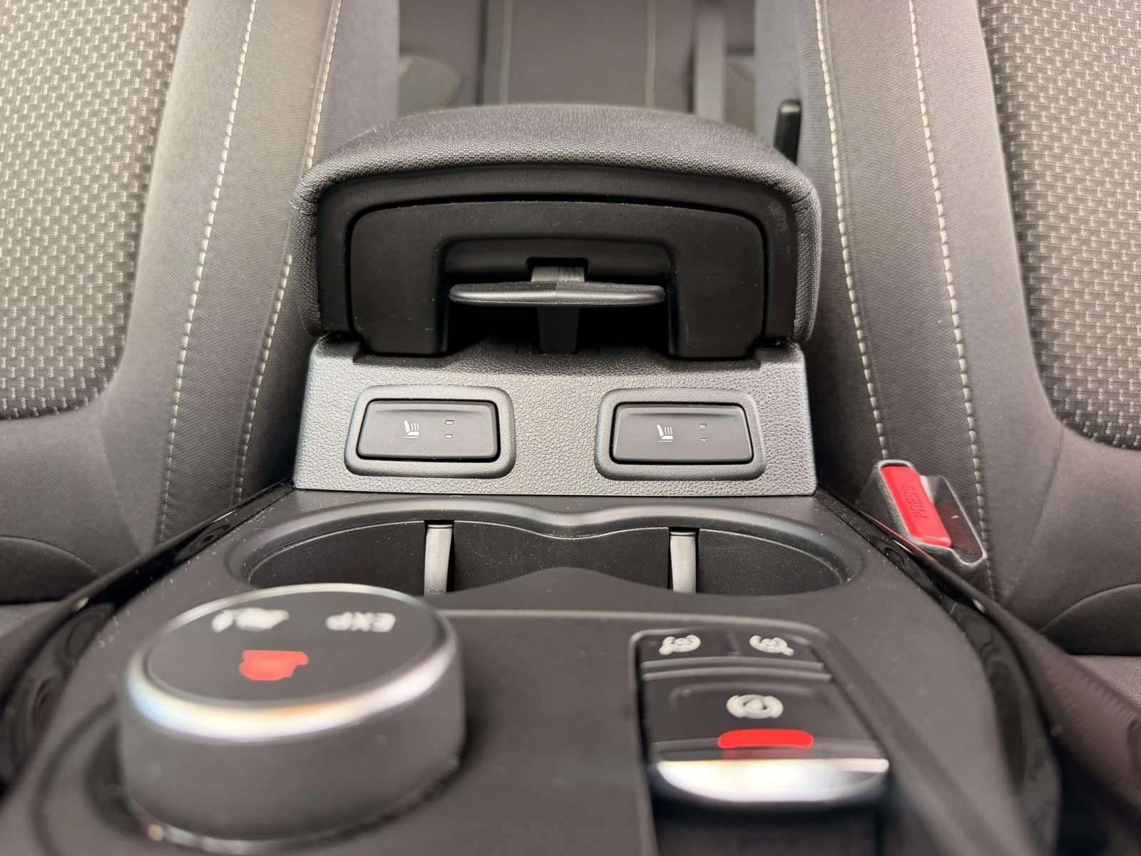 Renault Kadjar 1.3 TCe / 140 к.с. / аutomatic, снимка 13 - Автомобили и джипове - 56626393
