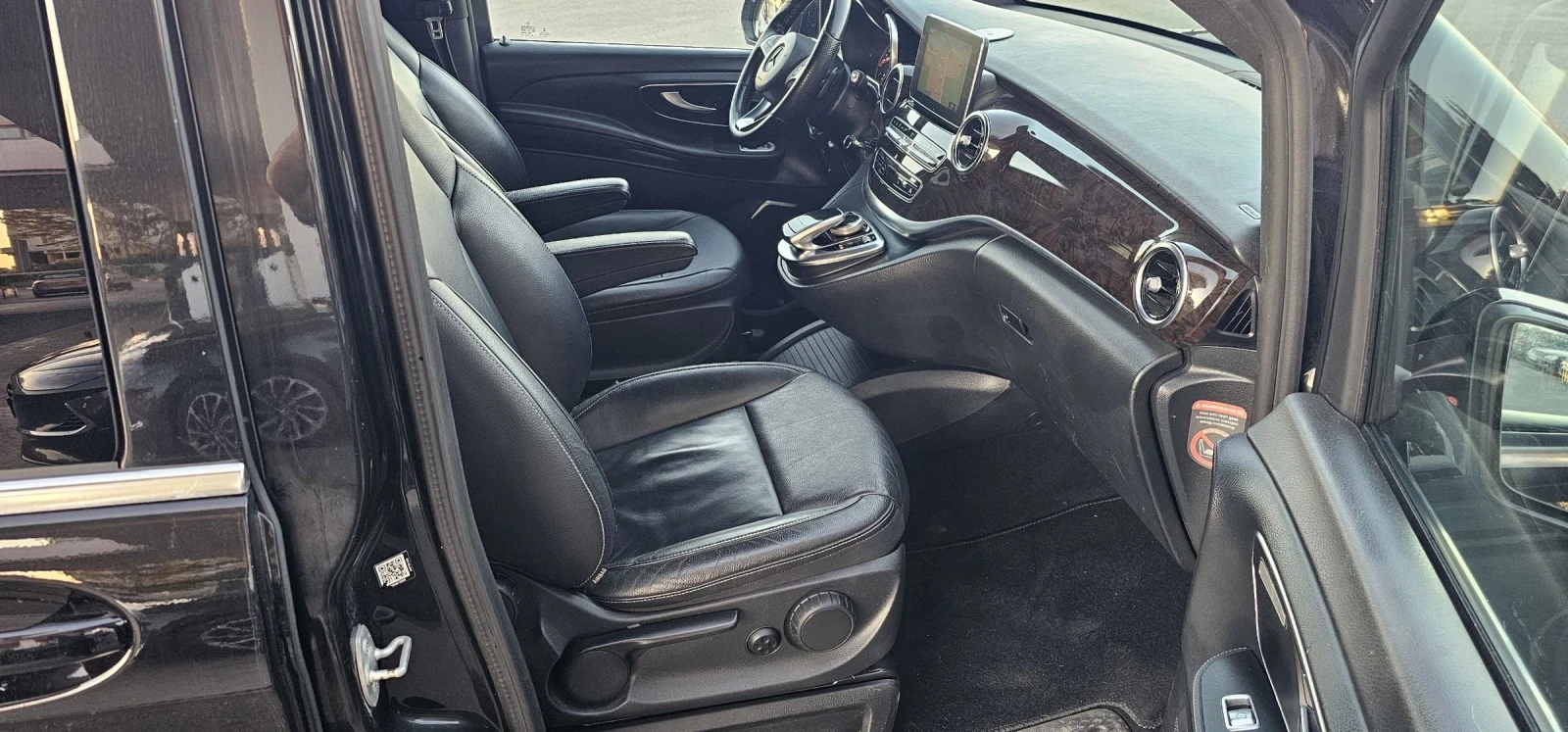 Mercedes-Benz V 250d Extra Lang Avantgarde Edition, снимка 11 - Бусове и автобуси - 55630595