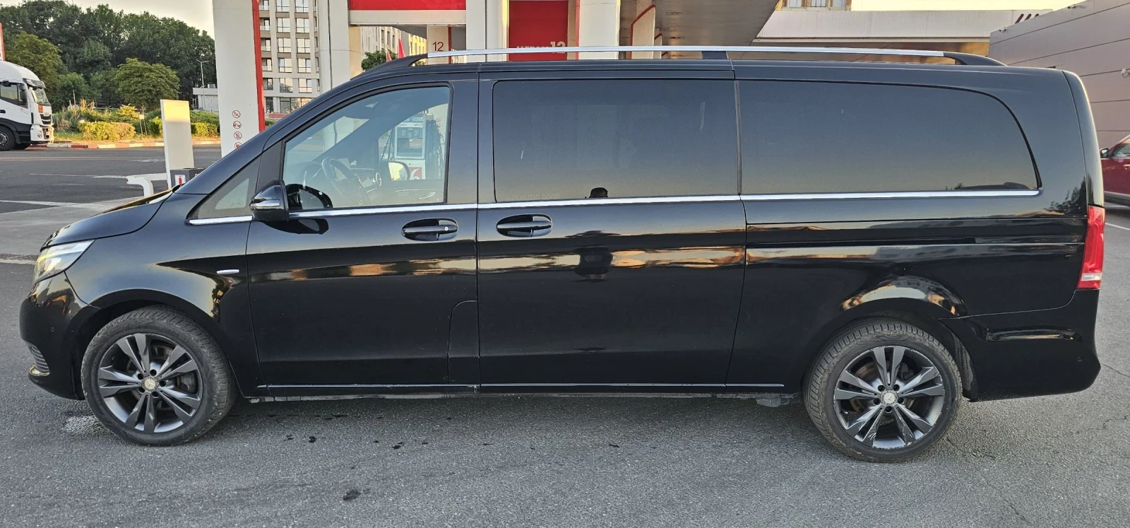 Mercedes-Benz V 250d Extra Lang Avantgarde Edition, снимка 4 - Бусове и автобуси - 55630595