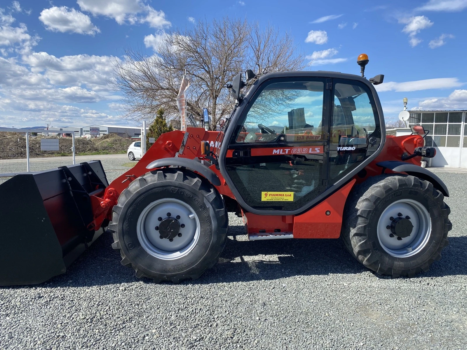 Телескопичен товарач Manitou MLT 633-Т LS - изображение 4