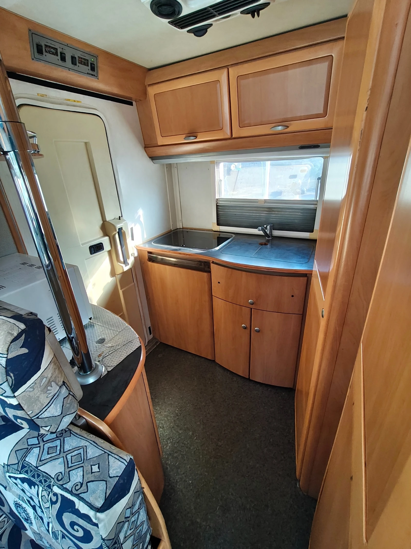 Кемпер HYMER / ERIBA Fiat Ducato 2.8TD, снимка 13 - Каравани и кемпери - 56251896