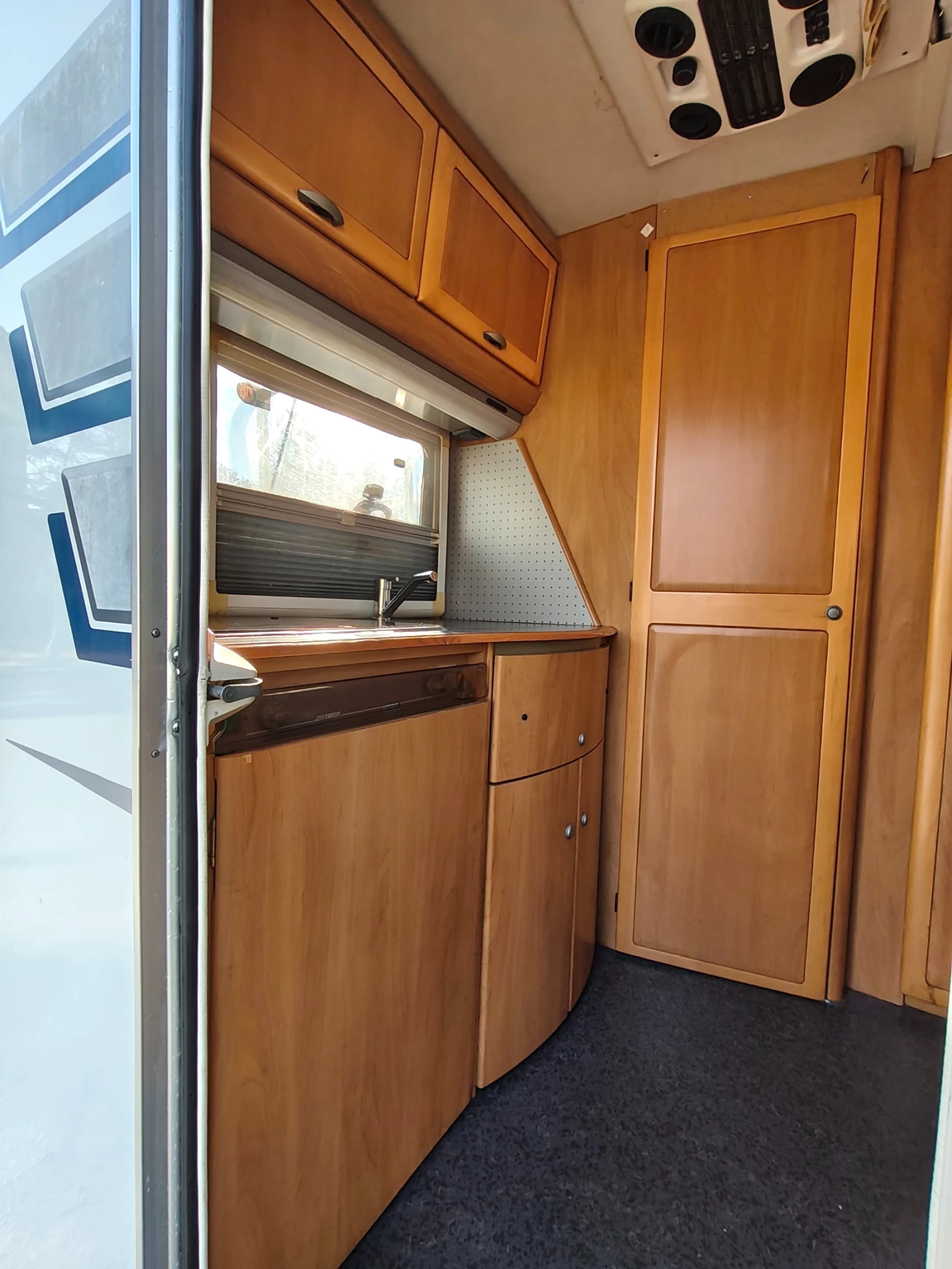 Кемпер HYMER / ERIBA Fiat Ducato 2.8TD, снимка 17 - Каравани и кемпери - 56251896
