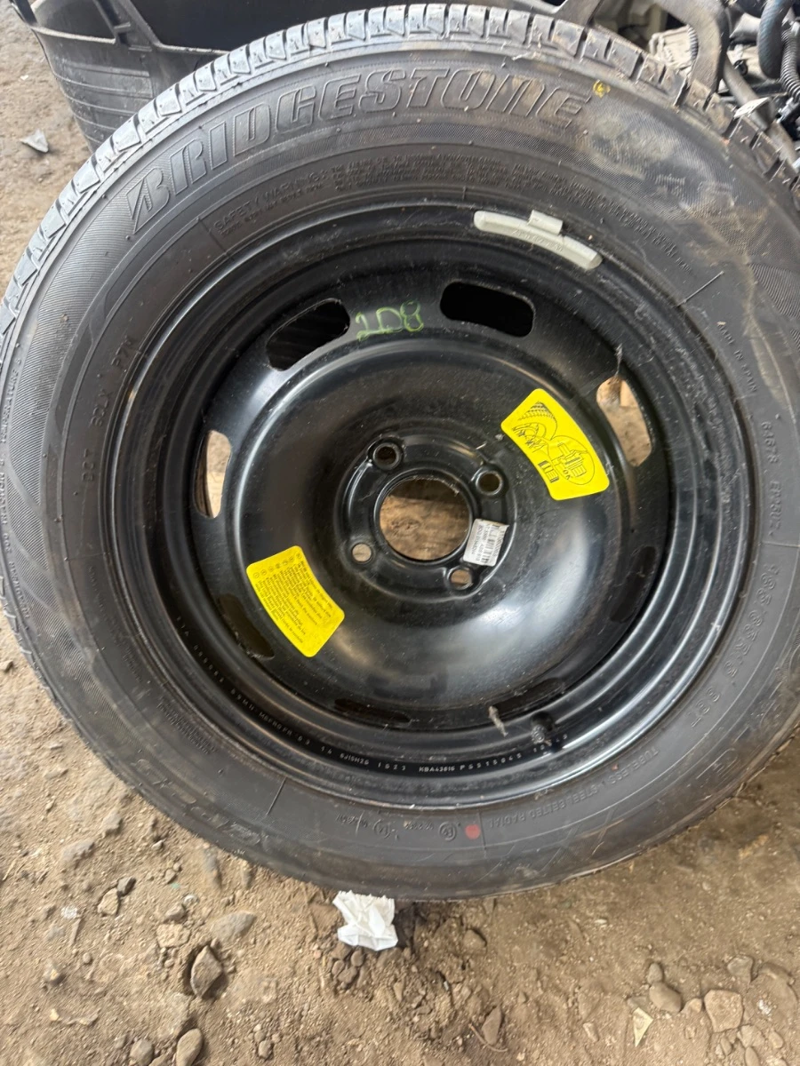 Резервна гума патерица за Peugeot 208 6J R15 1811-1811