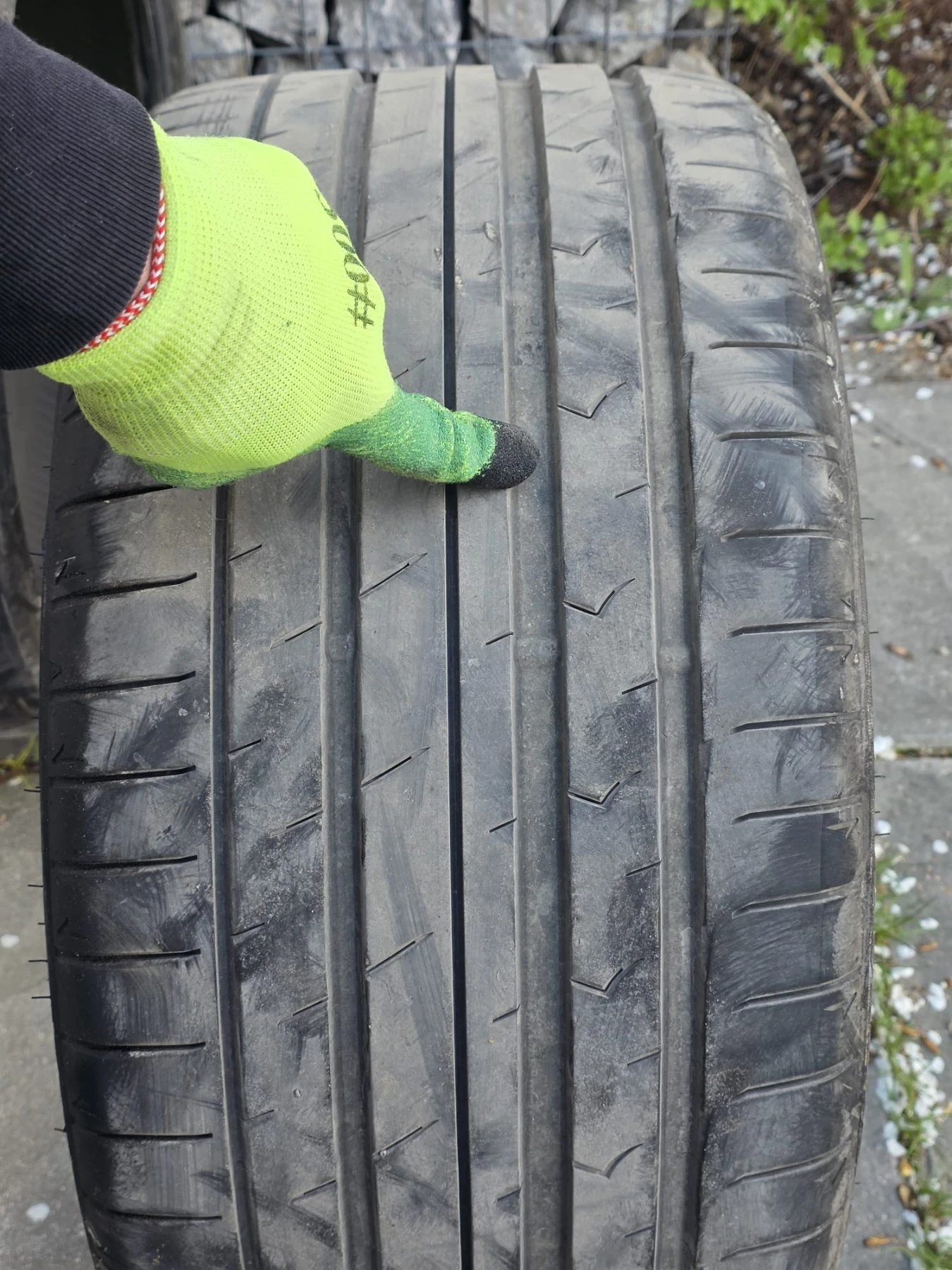 Гуми Летни 285/30R19