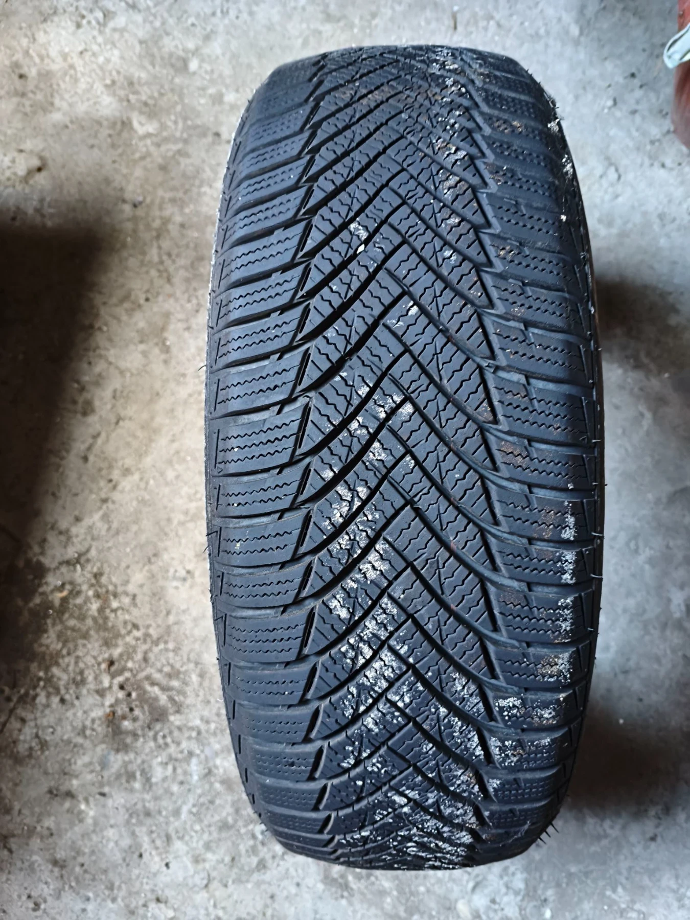 Гуми Зимни 205/60R16