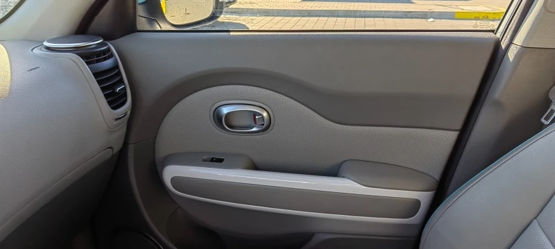 Kia Soul CCS/CHAdeMO, снимка 14 - Автомобили и джипове - 47117411