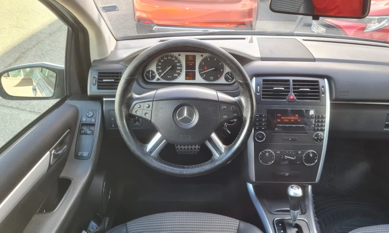 Mercedes-Benz B 200 Автоматик/Панорама, снимка 10 - Автомобили и джипове - 47661831