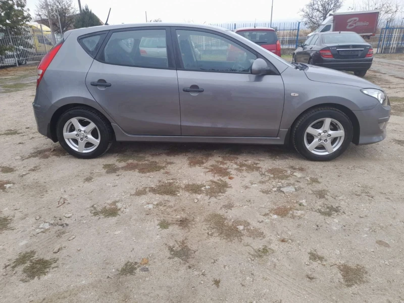 Hyundai I30 1.4i, снимка 7 - Автомобили и джипове - 47957568