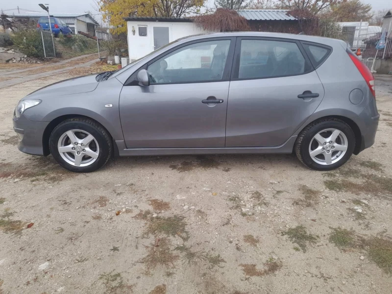 Hyundai I30 1.4i, снимка 3 - Автомобили и джипове - 47957568