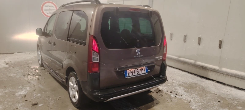 Peugeot Partner 1.6HDI 90 кс, снимка 14 - Автомобили и джипове - 49224046