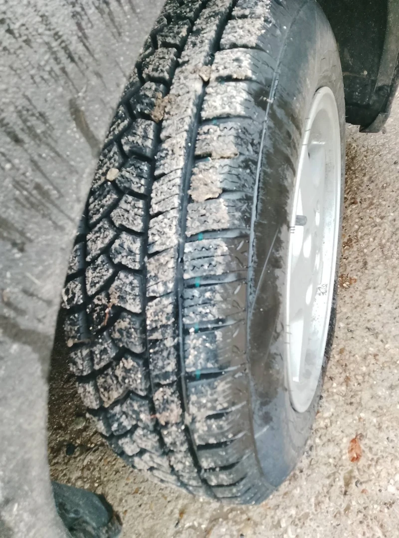 VW Golf 1.9, снимка 4 - Автомобили и джипове - 52162330